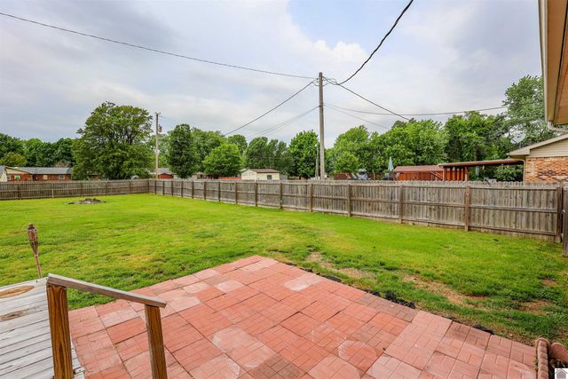 206 Faye Dr, Ledbetter, KY 42058