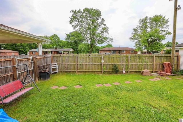 206 Faye Dr, Ledbetter, KY 42058