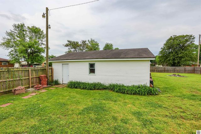 206 Faye Dr, Ledbetter, KY 42058