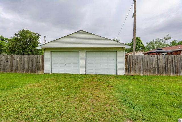 206 Faye Dr, Ledbetter, KY 42058