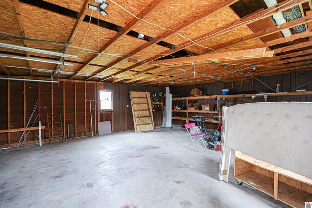 206 Faye Dr, Ledbetter, KY 42058