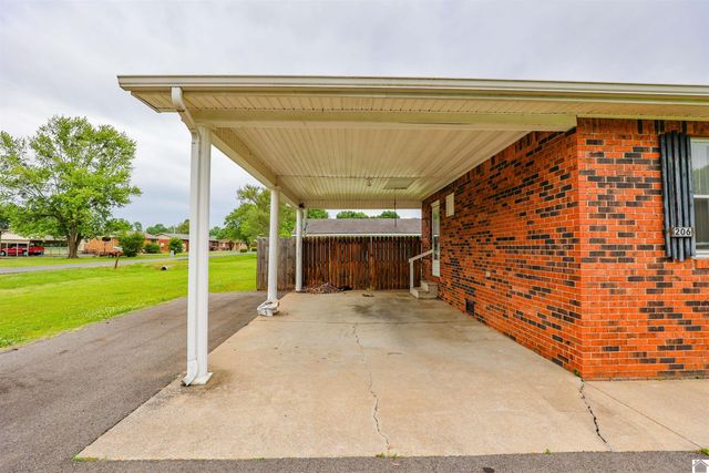 206 Faye Dr, Ledbetter, KY 42058