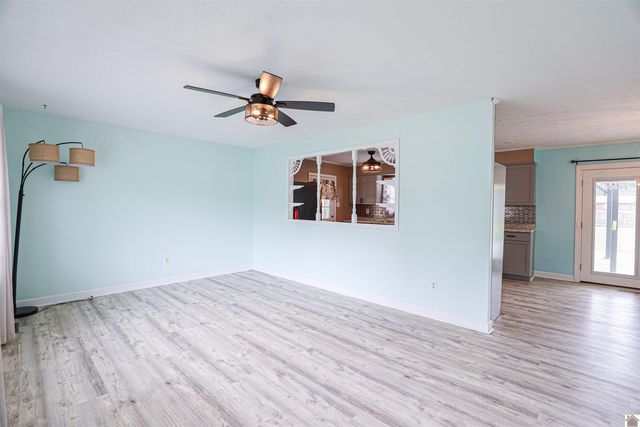 206 Faye Dr, Ledbetter, KY 42058