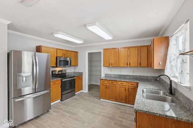 10391 Split Rock Way, Indianapolis, IN 46234