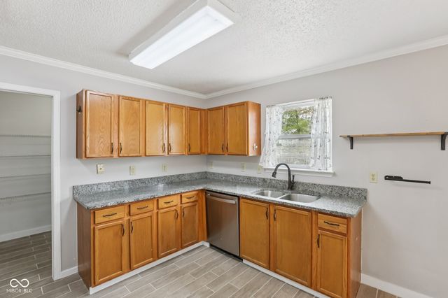 10391 Split Rock Way, Indianapolis, IN 46234