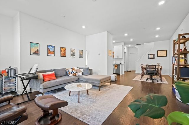 353 Main St, Little Falls Twp., NJ 07424