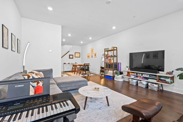 353 Main St, Little Falls Twp., NJ 07424