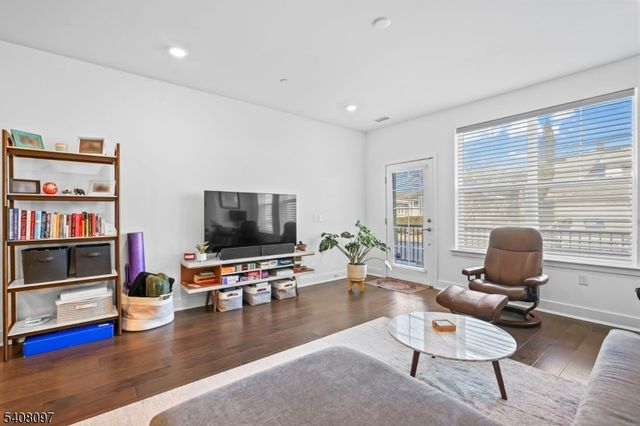 353 Main St, Little Falls Twp., NJ 07424