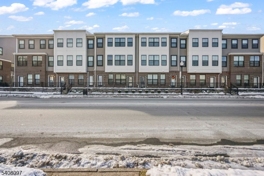 353 Main St, Little Falls Twp., NJ 07424