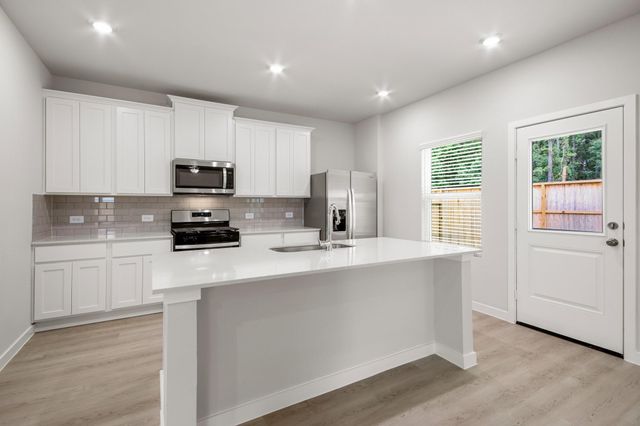 7930 Alset Drive, Magnolia, TX 77354