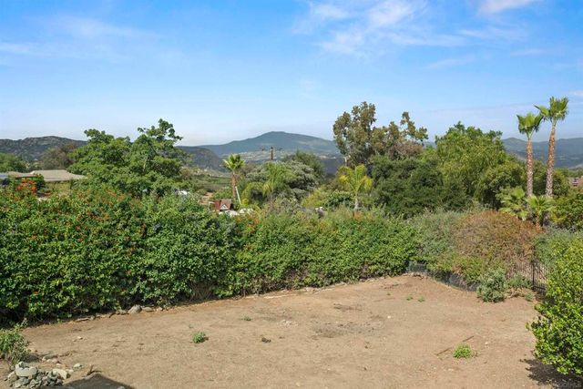 148 Sierra Vista Dr, El Cajon, CA 92021