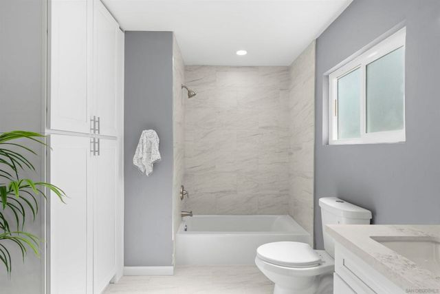 148 Sierra Vista Dr, El Cajon, CA 92021