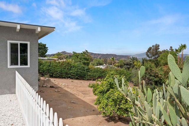 148 Sierra Vista Dr, El Cajon, CA 92021