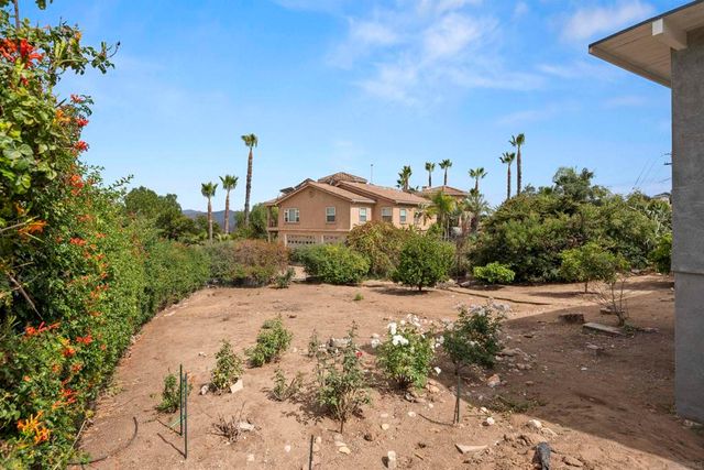 148 Sierra Vista Dr, El Cajon, CA 92021