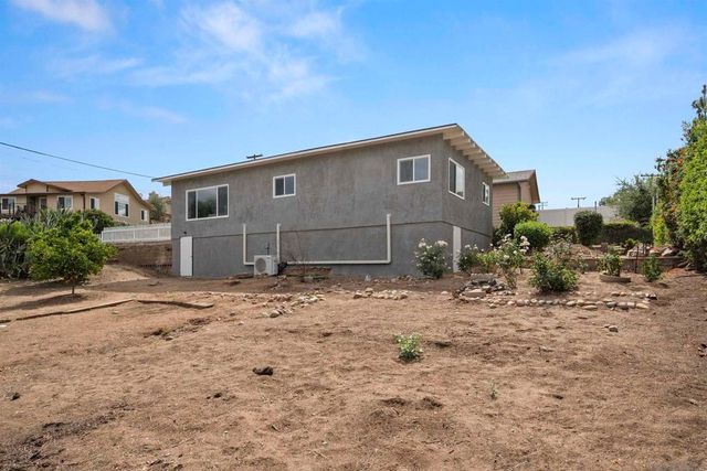 148 Sierra Vista Dr, El Cajon, CA 92021