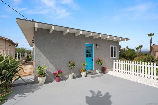 148 Sierra Vista Dr, El Cajon, CA 92021