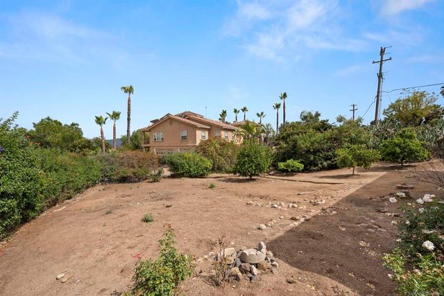 148 Sierra Vista Dr, El Cajon, CA 92021