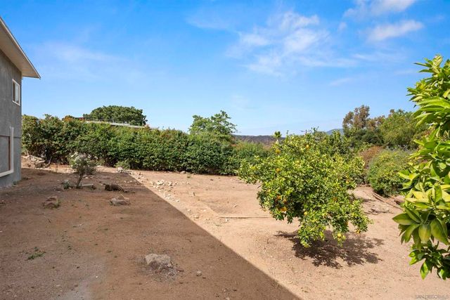 148 Sierra Vista Dr, El Cajon, CA 92021
