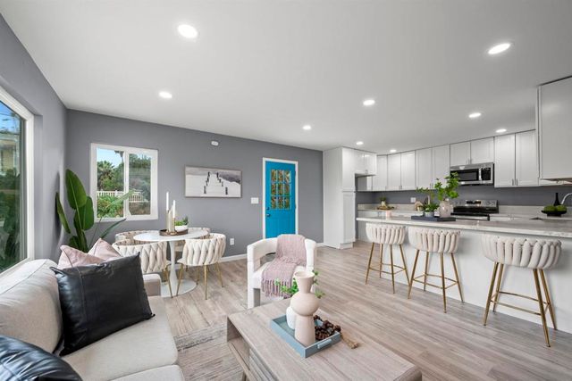 148 Sierra Vista Dr, El Cajon, CA 92021