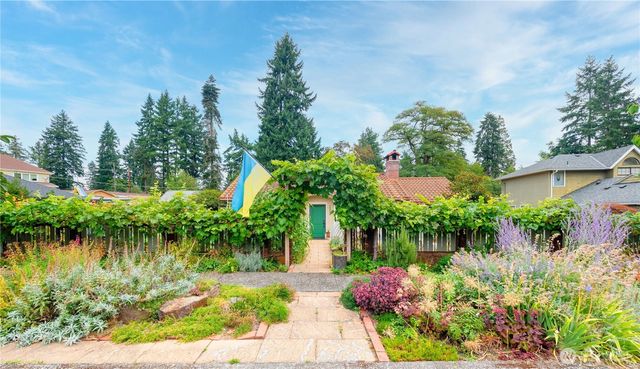 16532 21st Avenue NE, Shoreline, WA 98155