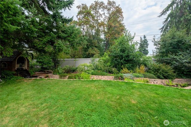 16532 21st Avenue NE, Shoreline, WA 98155