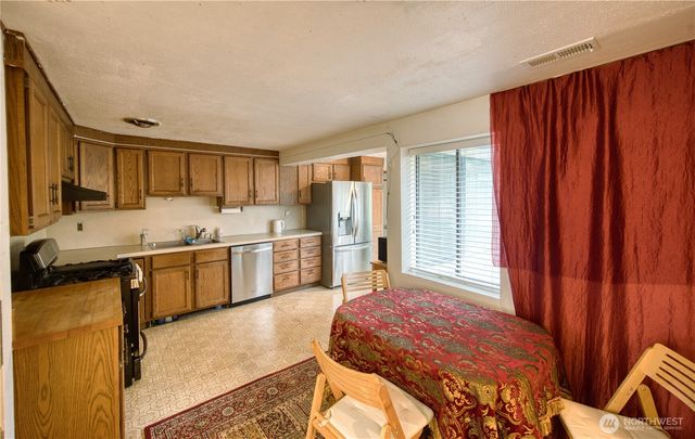 16532 21st Avenue NE, Shoreline, WA 98155