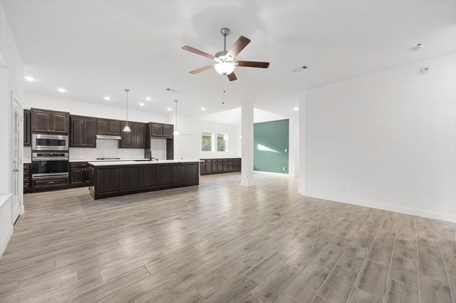 359 Skyline Ridge Drive, Conroe, TX 77318