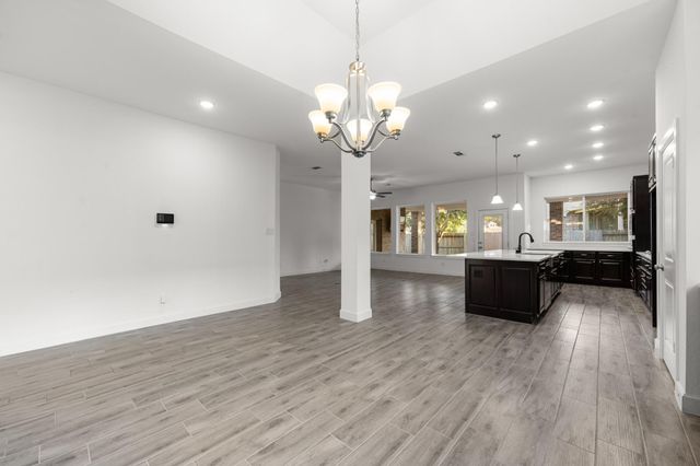 359 Skyline Ridge Drive, Conroe, TX 77318