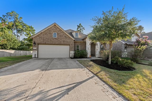 359 Skyline Ridge Drive, Conroe, TX 77318