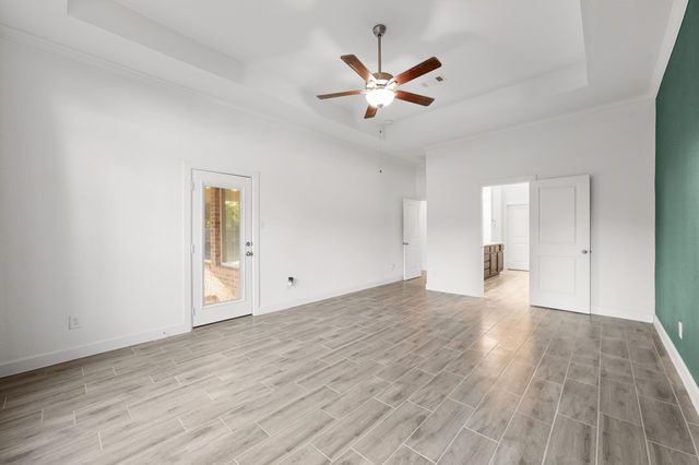 359 Skyline Ridge Drive, Conroe, TX 77318