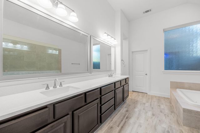 359 Skyline Ridge Drive, Conroe, TX 77318