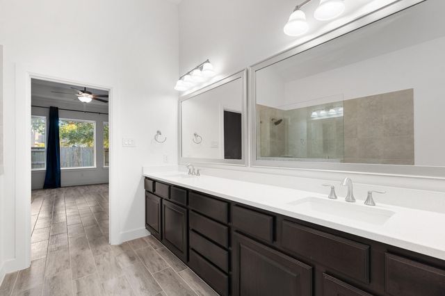 359 Skyline Ridge Drive, Conroe, TX 77318