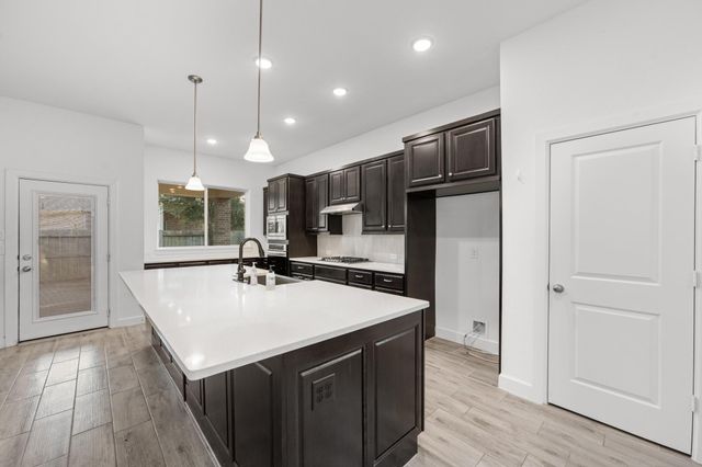 359 Skyline Ridge Drive, Conroe, TX 77318