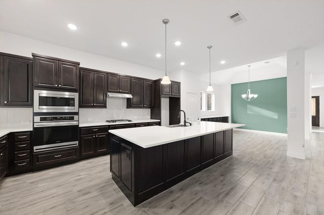 359 Skyline Ridge Drive, Conroe, TX 77318