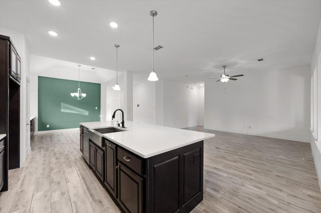 359 Skyline Ridge Drive, Conroe, TX 77318