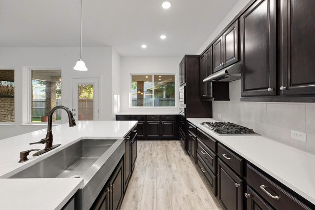 359 Skyline Ridge Drive, Conroe, TX 77318