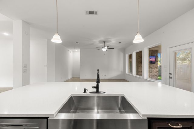 359 Skyline Ridge Drive, Conroe, TX 77318