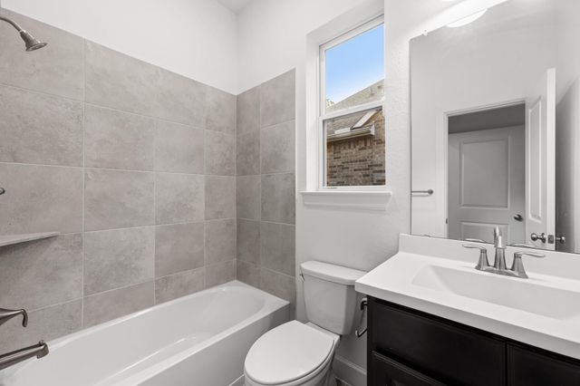 359 Skyline Ridge Drive, Conroe, TX 77318