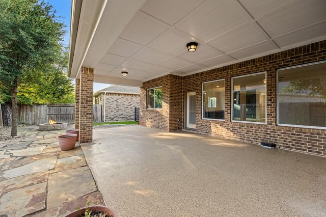359 Skyline Ridge Drive, Conroe, TX 77318