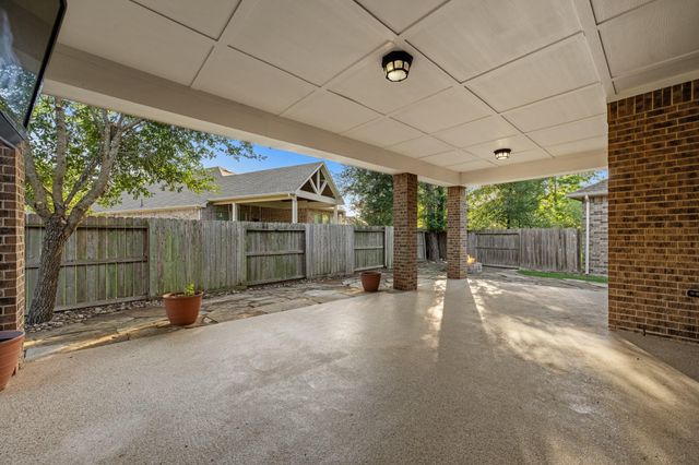 359 Skyline Ridge Drive, Conroe, TX 77318