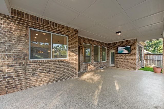 359 Skyline Ridge Drive, Conroe, TX 77318