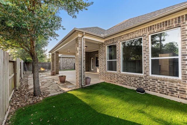 359 Skyline Ridge Drive, Conroe, TX 77318