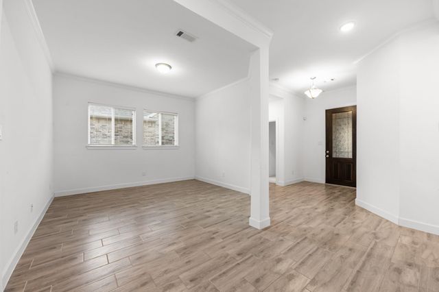 359 Skyline Ridge Drive, Conroe, TX 77318