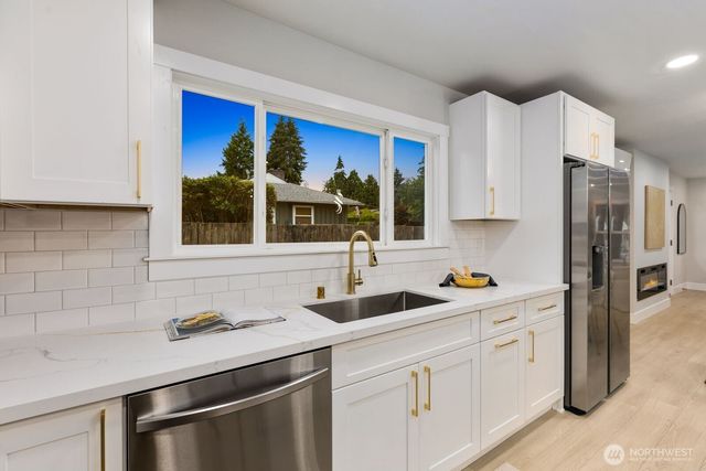 3111 Greenwood Avenue W, University Place, WA 98466