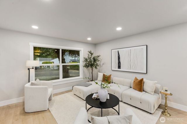 3111 Greenwood Avenue W, University Place, WA 98466