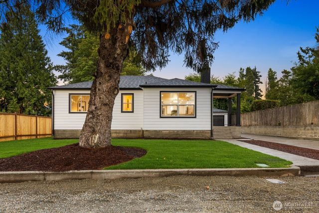3111 Greenwood Avenue W, University Place, WA 98466