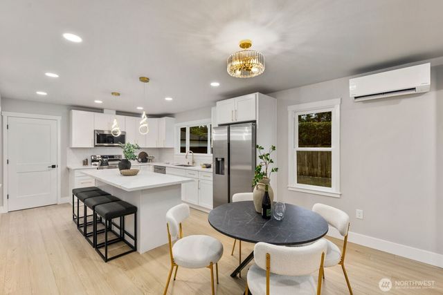 3111 Greenwood Avenue W, University Place, WA 98466