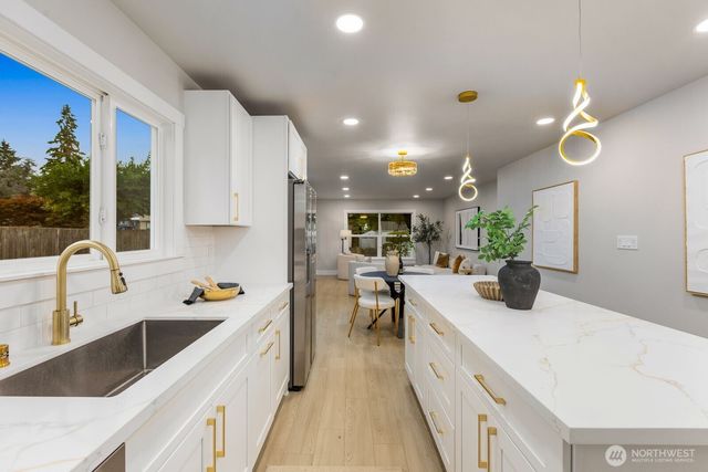 3111 Greenwood Avenue W, University Place, WA 98466