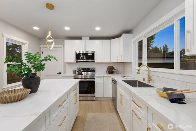 3111 Greenwood Avenue W, University Place, WA 98466