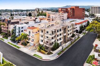 871 Granville Avenue 101, Los Angeles, CA 90049